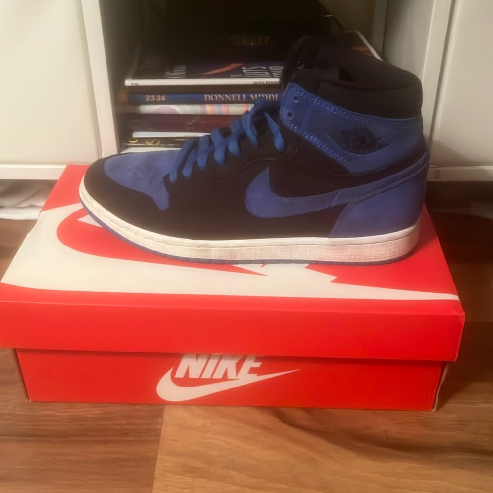 Jordan 1 retro authentic size 7 in men’s for sale!!